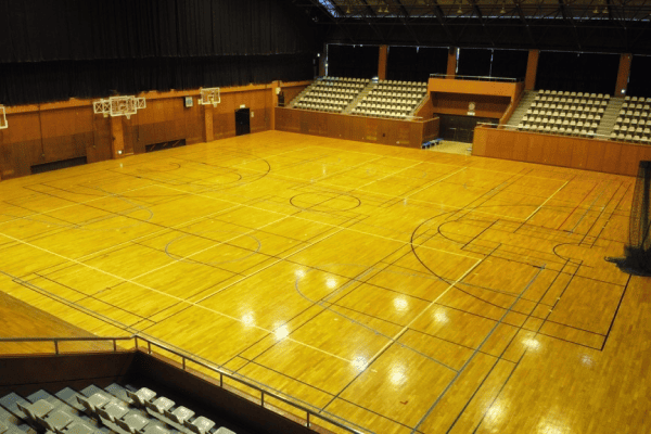 つくば市で活動する社会人バドミントンサークル「白鳥会竹園」の活動場所である桜総合体育館の画像